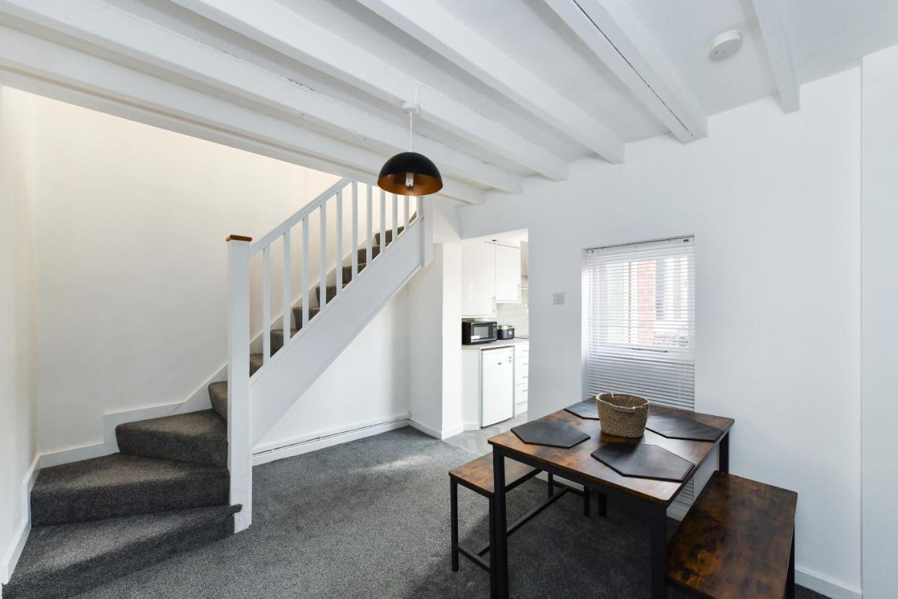 Newark Central Cottage Экстерьер фото